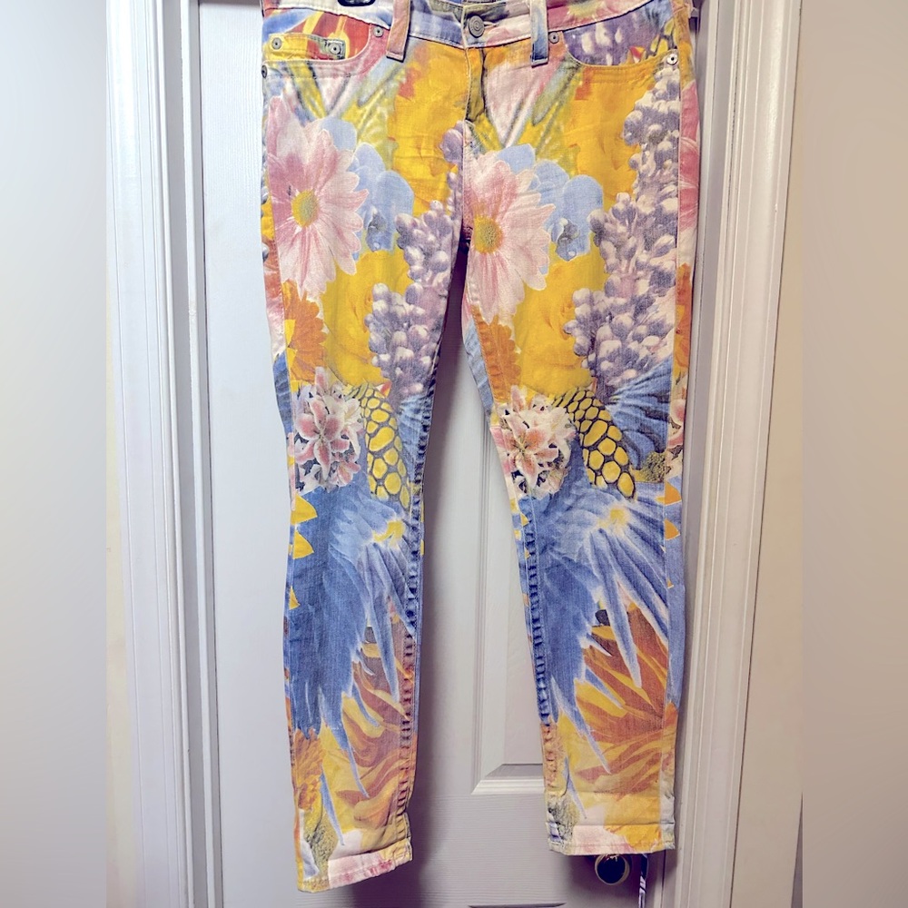 Spring Fling Floral True Religion Jeans. Style : Casey